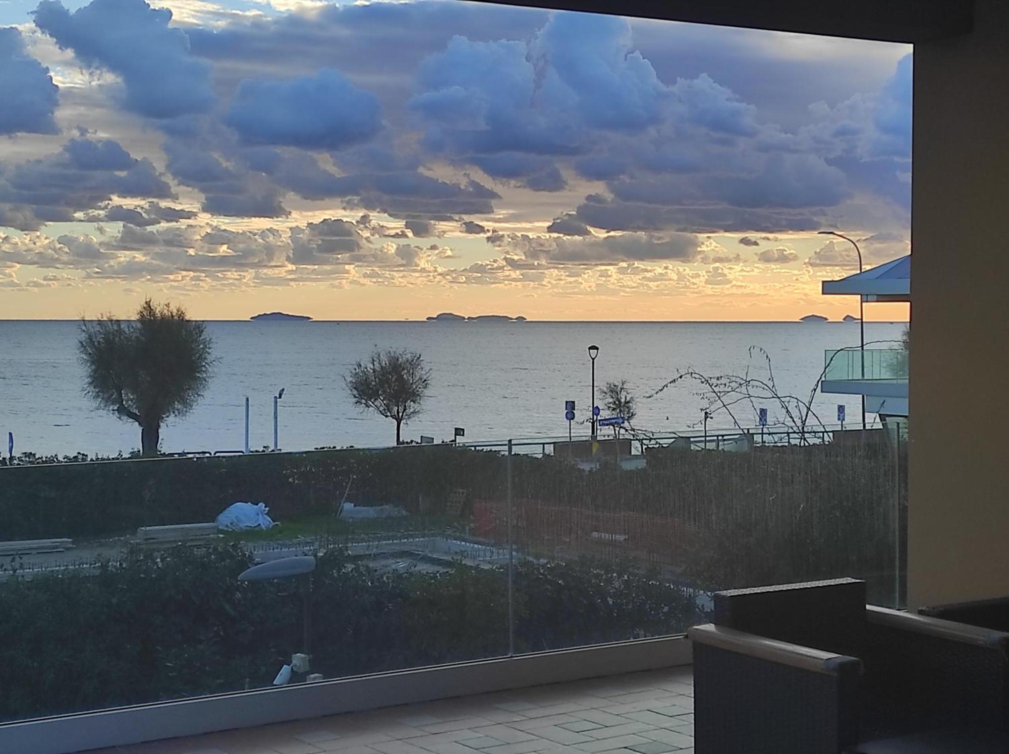 Stella Di Mare Villa Terracina Exterior photo